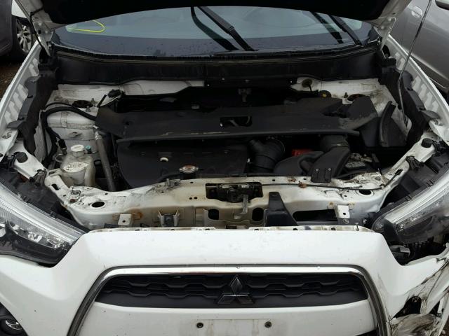 4A4AR4AU2DE007276 - 2013 MITSUBISHI OUTLANDER WHITE photo 7