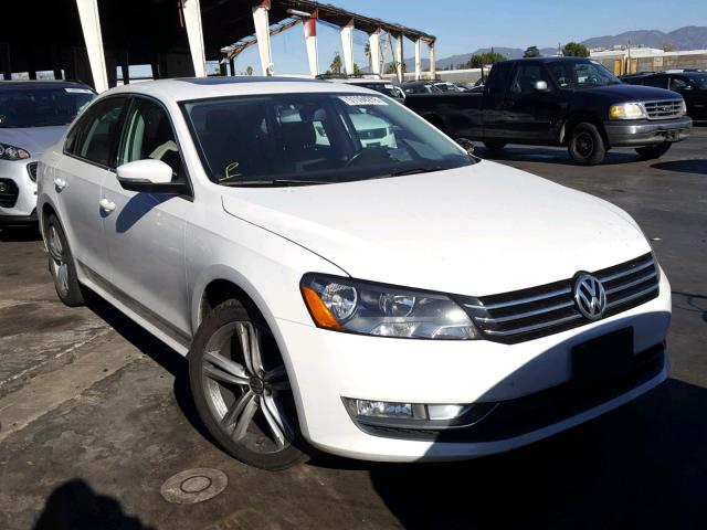 1VWBT7A33FC060330 - 2015 VOLKSWAGEN PASSAT SE WHITE photo 1