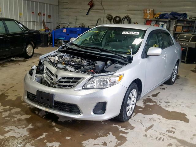 2T1BU4EE0DC025601 - 2013 TOYOTA COROLLA BA SILVER photo 2