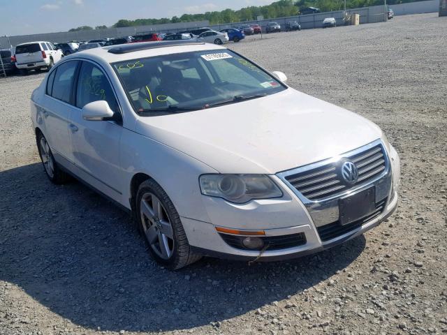 WVWJK73C29P032689 - 2009 VOLKSWAGEN PASSAT TUR WHITE photo 1