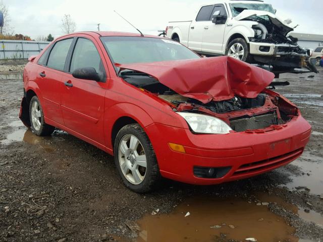 1FAHP34N46W248656 - 2006 FORD FOCUS ZX4 RED photo 1