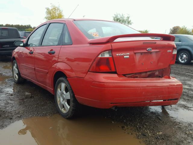 1FAHP34N46W248656 - 2006 FORD FOCUS ZX4 RED photo 3