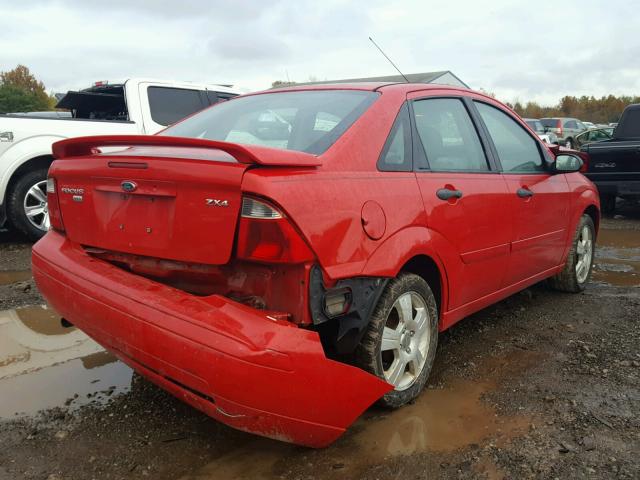 1FAHP34N46W248656 - 2006 FORD FOCUS ZX4 RED photo 4