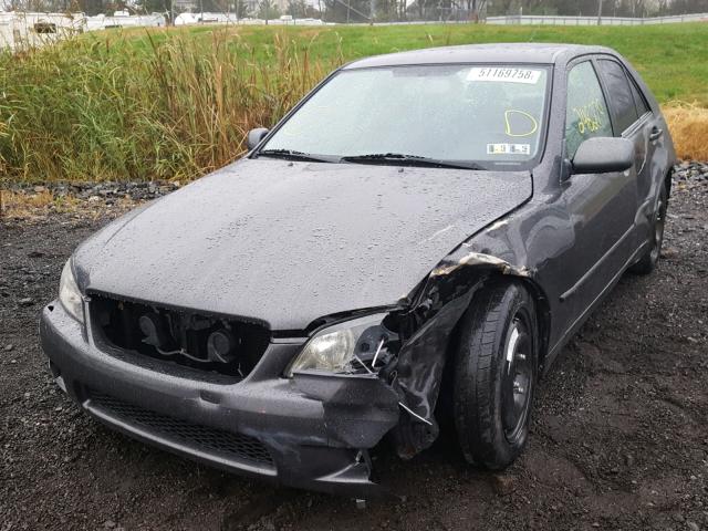 JTHBD192120043030 - 2002 LEXUS IS 300 GRAY photo 2