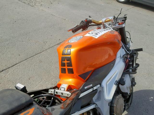 ZD4RRTT149S001130 - 2009 APRILIA TUONO 1000 ORANGE photo 5