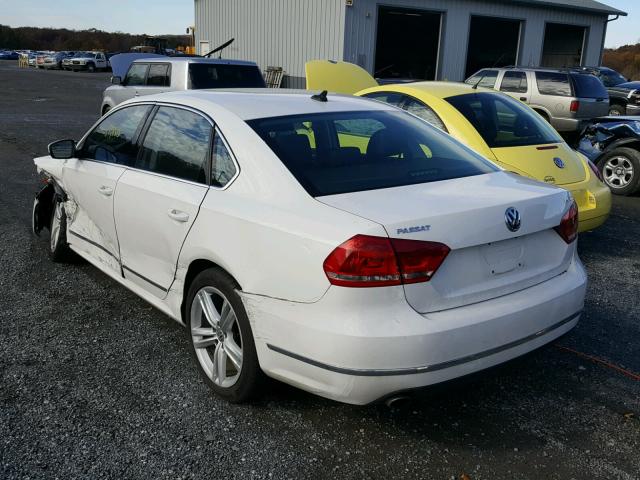 1VWBT7A33FC006347 - 2015 VOLKSWAGEN PASSAT SE WHITE photo 3