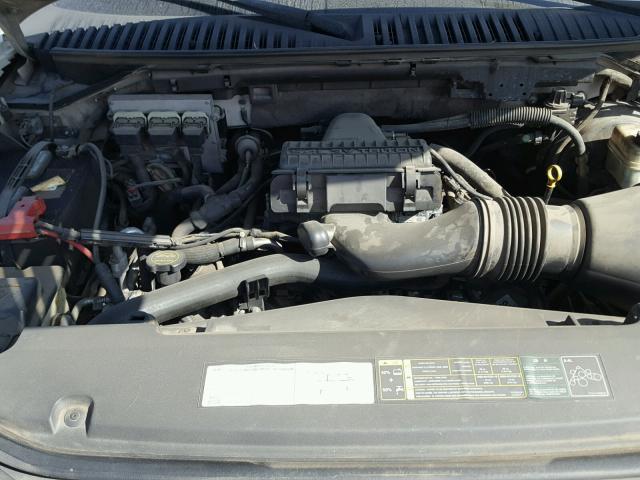 5LMFU28515LJ18096 - 2005 LINCOLN NAVIGATOR Biały zdjęcie 7