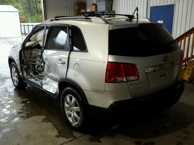 5XYKT4A68DG352088 - 2013 KIA SORENTO LX SILVER photo 3