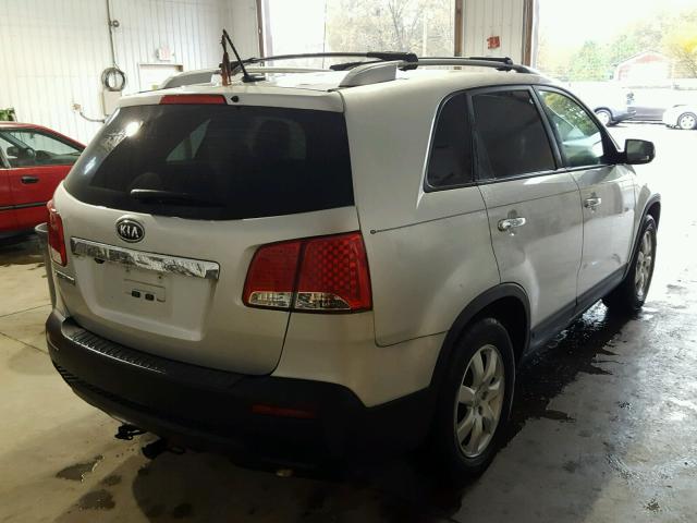 5XYKT4A68DG352088 - 2013 KIA SORENTO LX SILVER photo 4