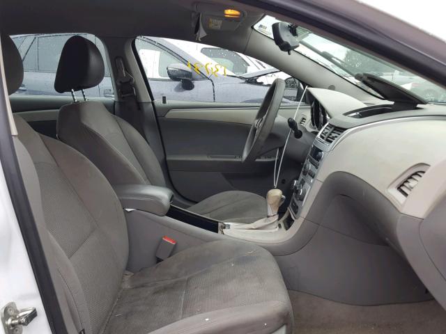 1G1ZC5EU1CF396585 - 2012 CHEVROLET MALIBU 1LT WHITE photo 5