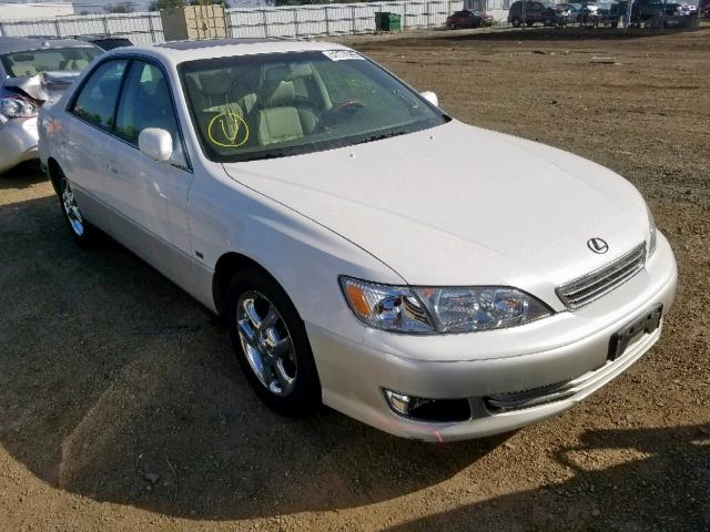 JT8BF28G710315706 - 2001 LEXUS ES 300 WHITE photo 1