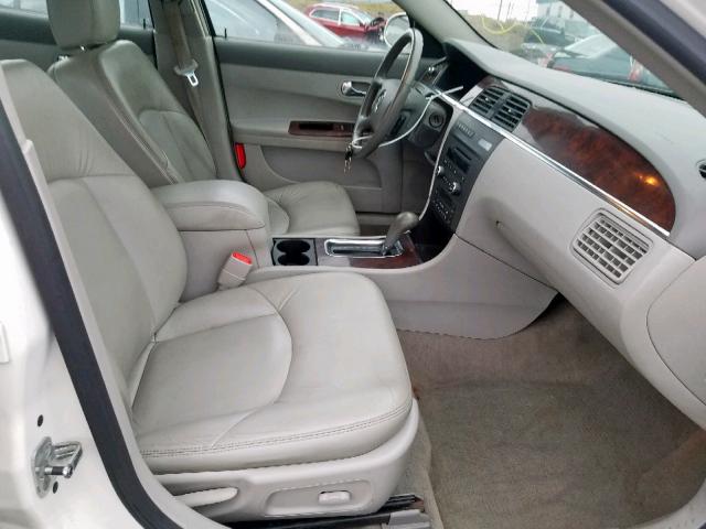 2G4WD582581374410 - 2008 BUICK LACROSSE C WHITE photo 5