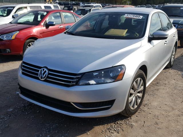 1VWAT7A36FC049740 - 2015 VOLKSWAGEN PASSAT S SILVER photo 2