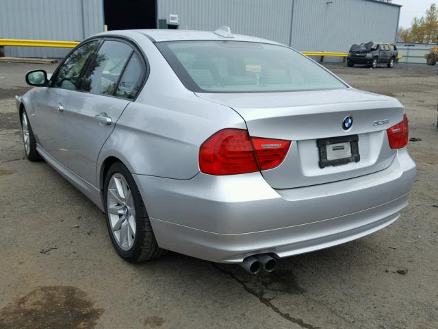 WBAPH53559A438612 - 2009 BMW 328 I SULE SILVER photo 3