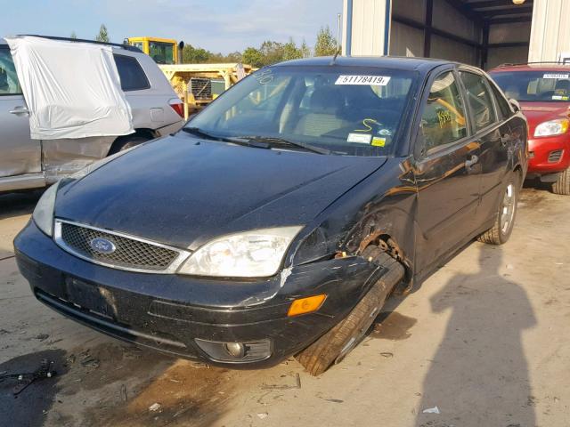 1FAHP34N67W365690 - 2007 FORD FOCUS ZX4 BLACK photo 2