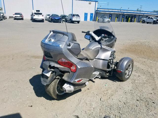 2BXJBWC13CV000548 - 2012 CAN-AM SPYDER GRAY photo 4