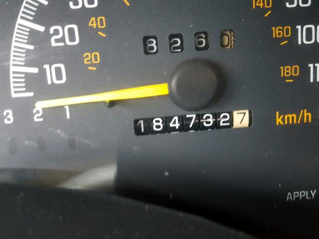 1G2WK52J81F212669 - 2001 PONTIAC GRAND PRIX RED photo 8