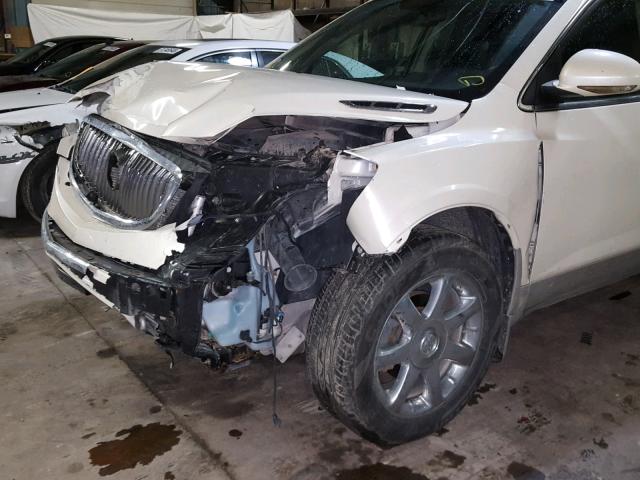 5GAER23708J171225 - 2008 BUICK ENCLAVE CX WHITE photo 9