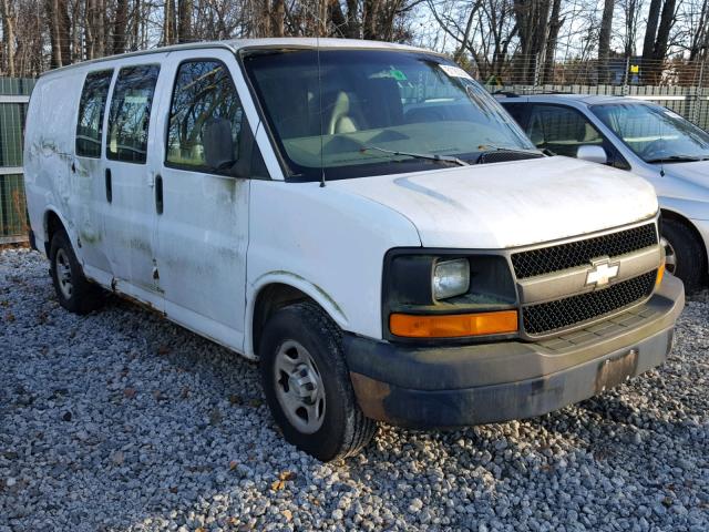 1GCFG15TX31163994 - 2003 CHEVROLET EXPRESS G1 WHITE photo 1