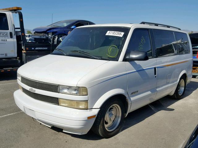 1GNDM19W0XB103217 - 1999 CHEVROLET ASTRO WHITE photo 2