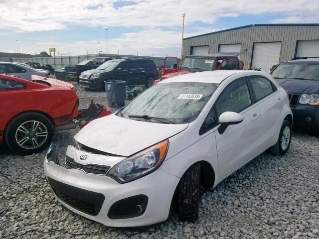 KNADN5A39E6362161 - 2014 KIA RIO EX WHITE photo 2