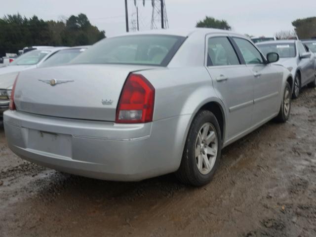 2C3KA53G76H496208 - 2006 CHRYSLER 300 TOURIN SILVER photo 4