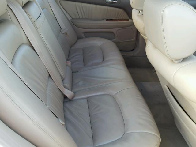 JT8BH28F4W0126696 - 1998 LEXUS LS 400 WHITE photo 6