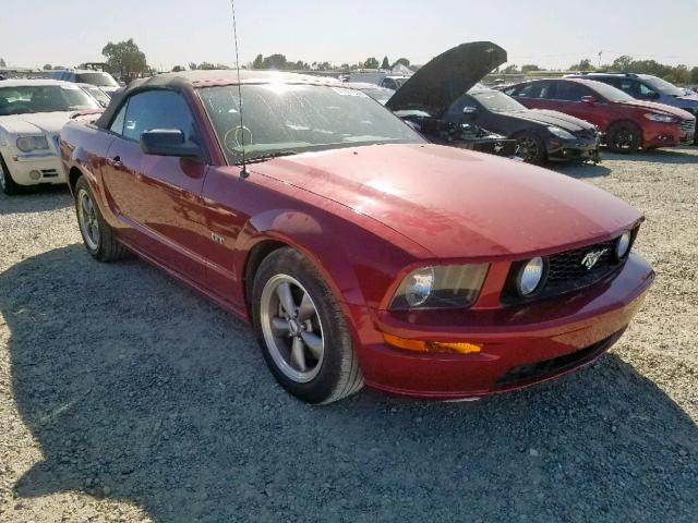 1ZVHT85H255256090 - 2005 FORD MUSTANG GT RED photo 1