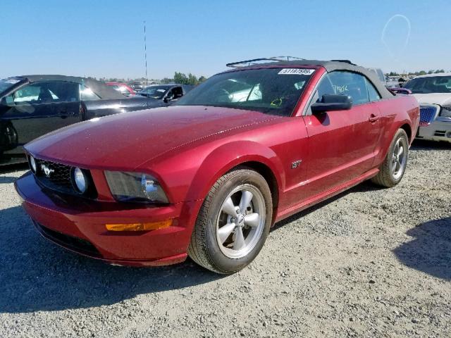 1ZVHT85H255256090 - 2005 FORD MUSTANG GT RED photo 2