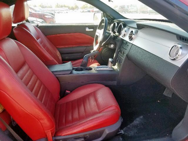 1ZVHT85H255256090 - 2005 FORD MUSTANG GT RED photo 5