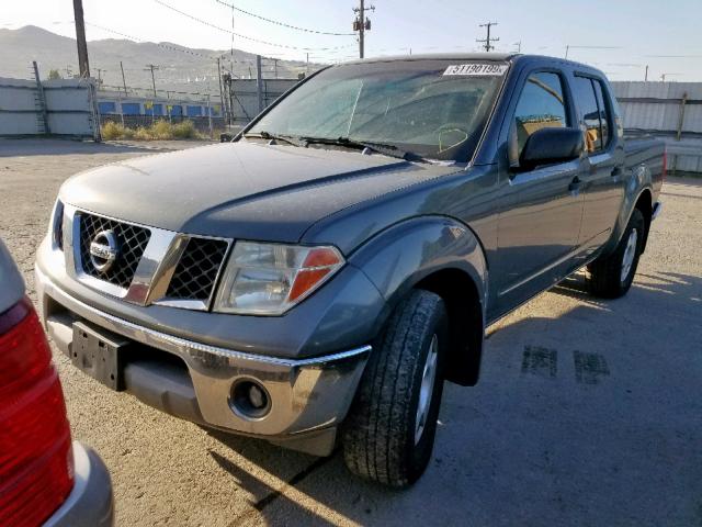 1N6AD07W75C449987 - 2005 NISSAN FRONTIER C GRAY photo 2