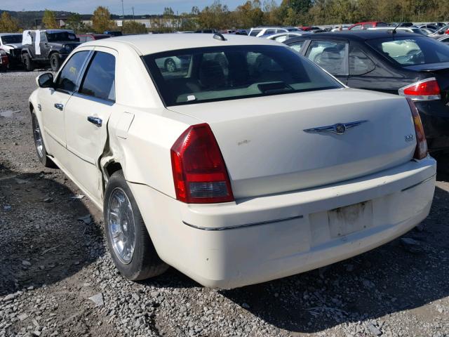 2C3JA53G95H650007 - 2005 CHRYSLER 300 TOURIN WHITE photo 3