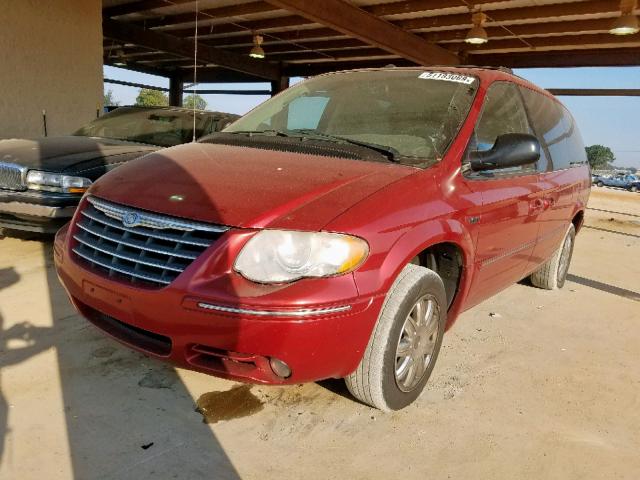 2A4GP54L17R274975 - 2007 CHRYSLER TOWN & COU RED photo 2