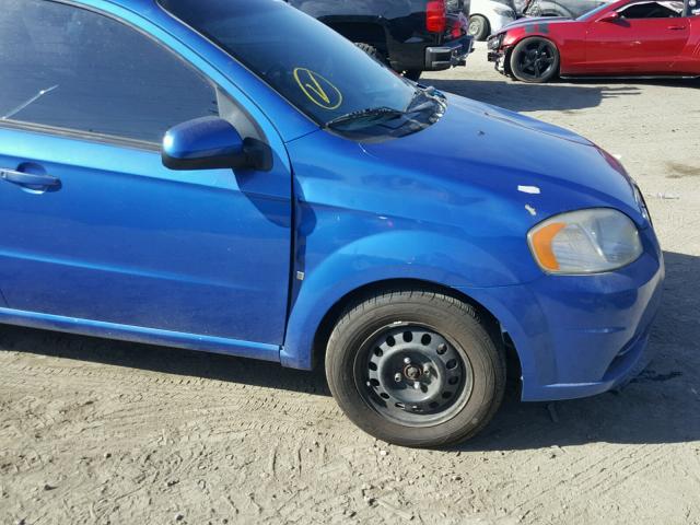 KL1TD56EX9B669757 - 2009 CHEVROLET AVEO LS BLUE photo 9
