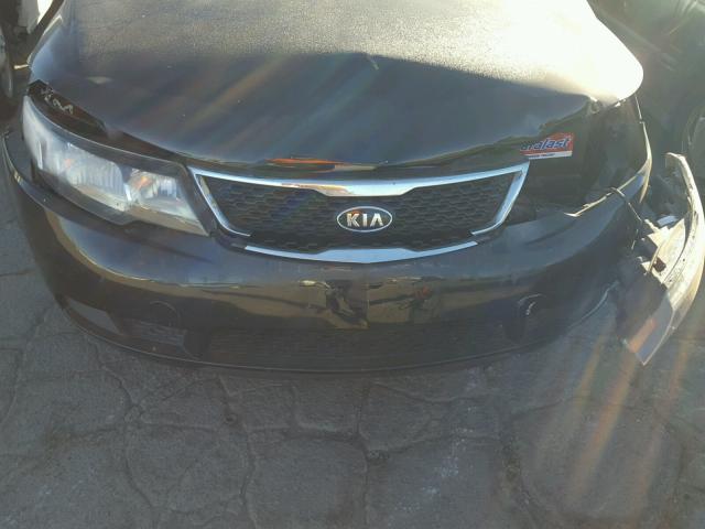 KNAFU5A23D5657439 - 2013 KIA FORTE EX BLACK photo 9