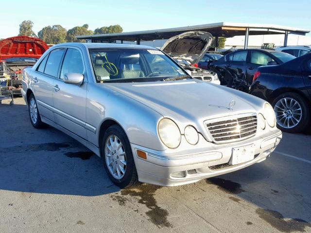 WDBJF65JXYB094782 - 2000 MERCEDES-BENZ E 320 SILVER photo 1