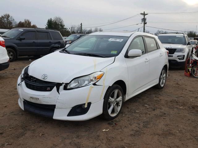 2T1LE4EEXAC013226 - 2010 TOYOTA COROLLA MA WHITE photo 2