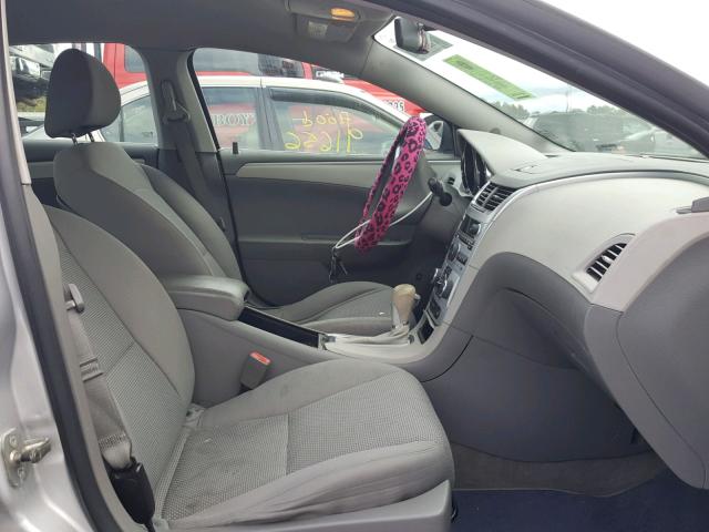 1G1ZA5EUXBF206643 - 2011 CHEVROLET MALIBU LS 银色 照片 5