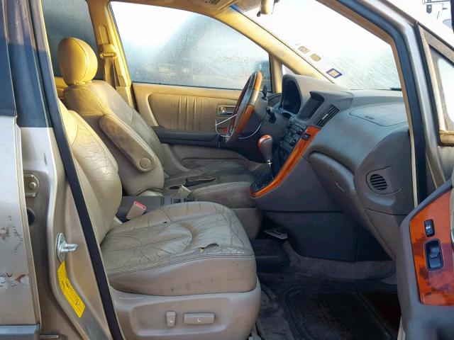 JTJGF10U620136557 - 2002 LEXUS RX 300 GOLD photo 5