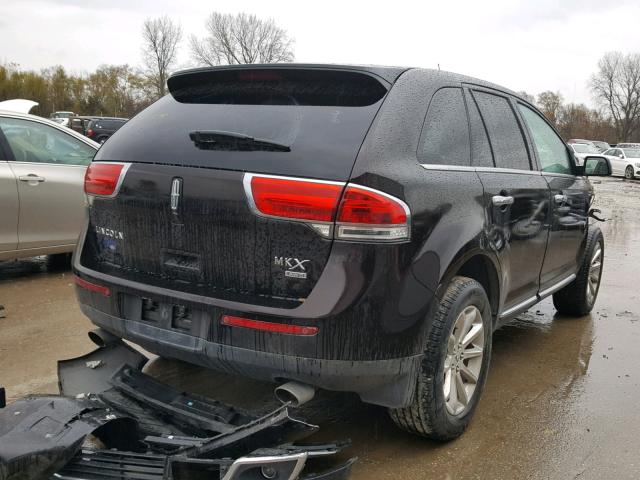 2LMDJ8JK2DBL32877 - 2013 LINCOLN MKX BLACK photo 4