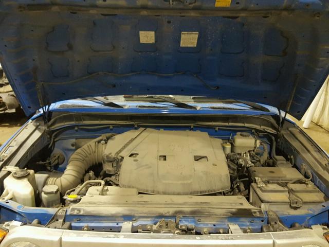 JTEBU11F370074640 - 2007 TOYOTA FJ CRUISER BLUE photo 7