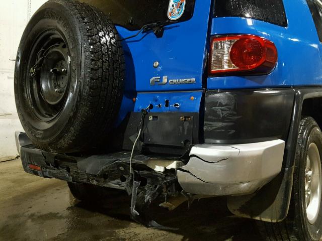 JTEBU11F370074640 - 2007 TOYOTA FJ CRUISER BLUE photo 9