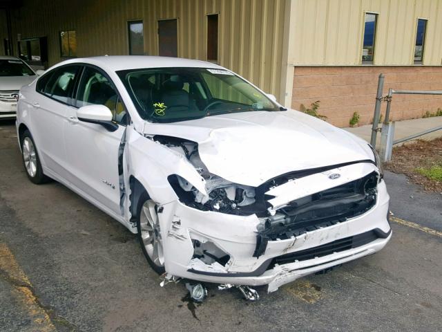 3FA6P0LU4KR208220 - 2019 FORD FUSION SE WHITE photo 1