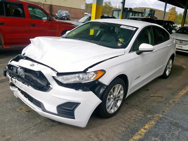 3FA6P0LU4KR208220 - 2019 FORD FUSION SE WHITE photo 2