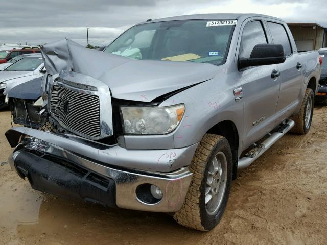 5TFEY5F12BX114538 - 2011 TOYOTA TUNDRA CRE SILVER photo 2