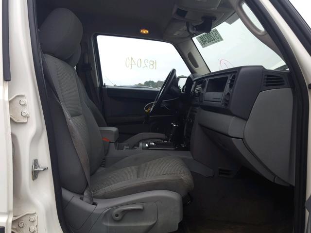 1J8HG48N27C678868 - 2007 JEEP COMMANDER WHITE photo 5