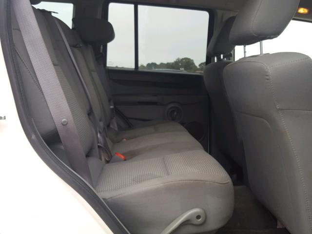 1J8HG48N27C678868 - 2007 JEEP COMMANDER WHITE photo 6