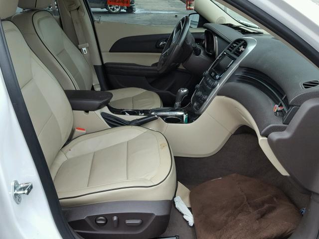1G11G5SX8FF303095 - 2015 CHEVROLET MALIBU LTZ თეთრი ფოტო 5