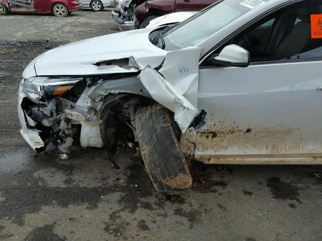 1G11G5SX8FF303095 - 2015 CHEVROLET MALIBU LTZ თეთრი ფოტო 9