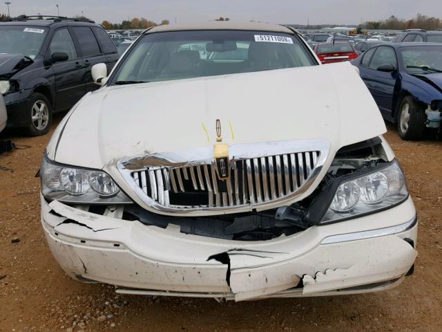 1LNHM83V87Y616680 - 2007 LINCOLN TOWN CAR D WHITE photo 7